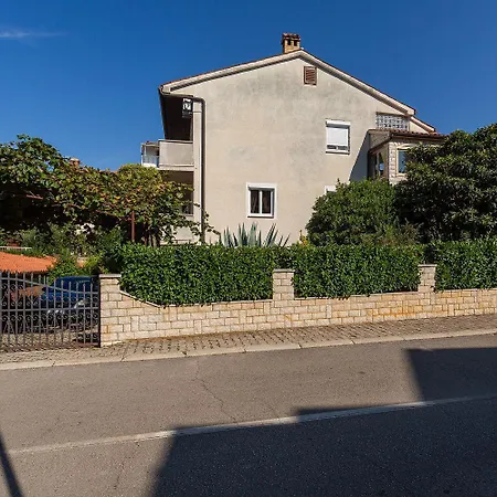 Apartment Komfortables Wenige Minuten Zur Altstadt Von Und Zum Mit Garten Poreč