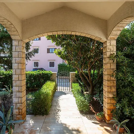 Komfortables Wenige Minuten Zur Altstadt Von Und Zum Mit Garten *