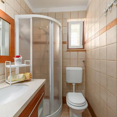 Komfortables Wenige Minuten Zur Altstadt Von Und Zum Mit Garten * Porec