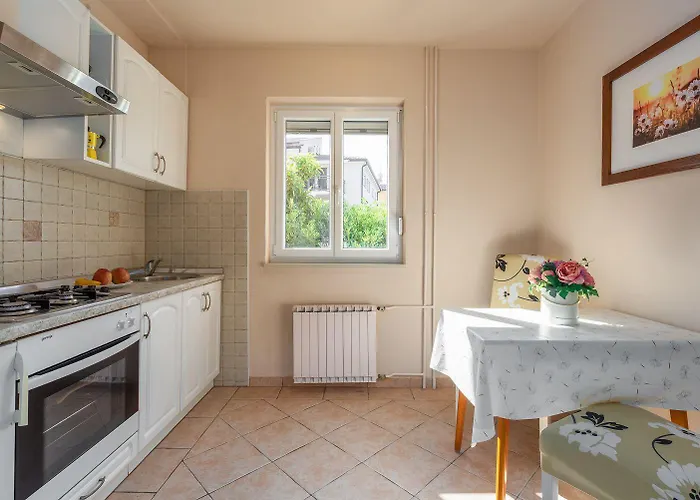 Apartamento Komfortables Wenige Minuten Zur Altstadt Von Und Zum Mit Garten Poreč